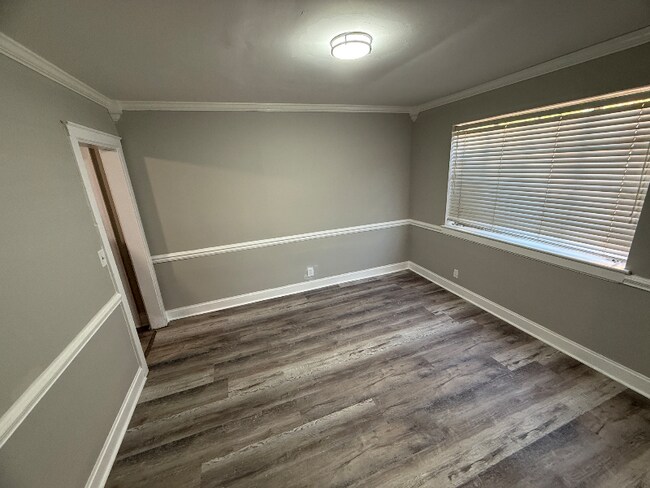 Foto del edificio - 2727 Pelzer Ave