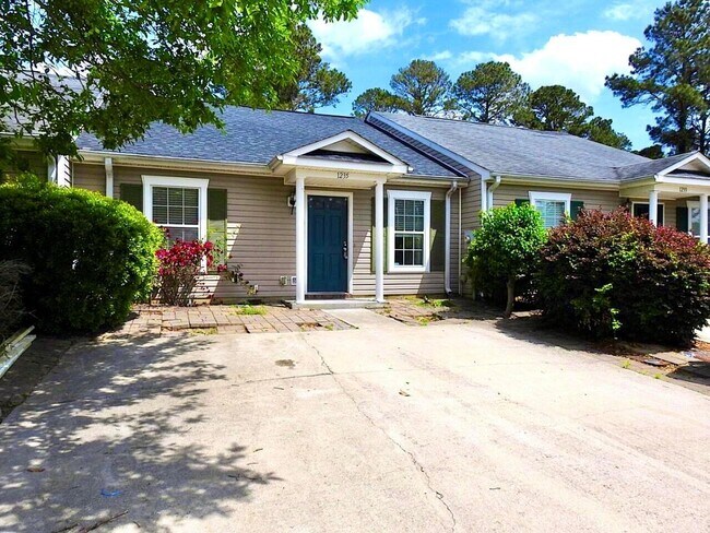 Foto del edificio - 1235 Longpoint Dr