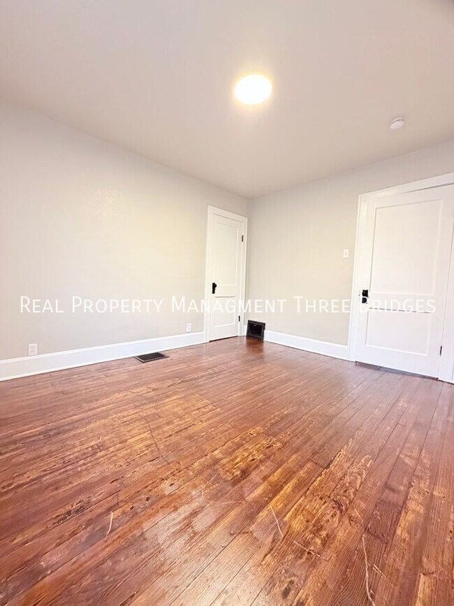 Building Photo - 5533 Grace Ave