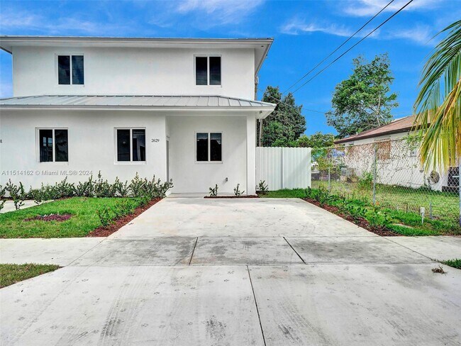 Building Photo - 2629 E 7th Ave