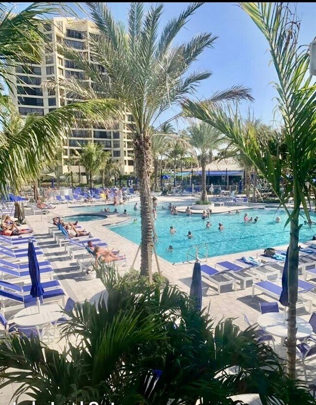 Foto del edificio - 2400 S Ocean Dr