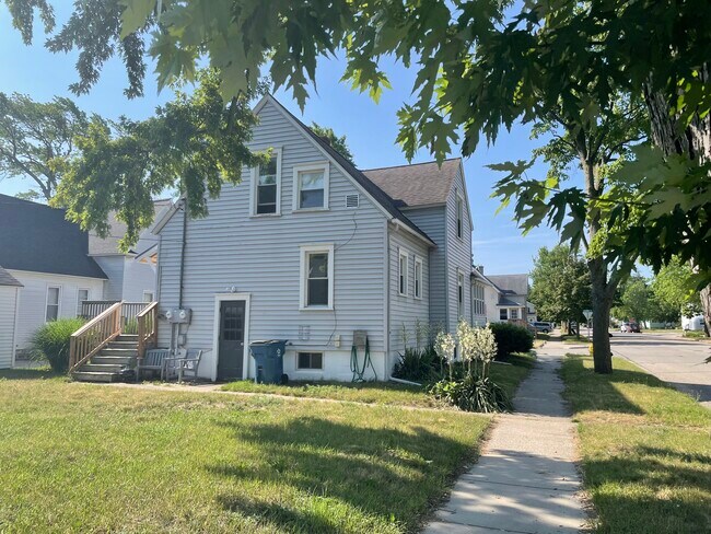 Back of property - 1403 Columbus Ave