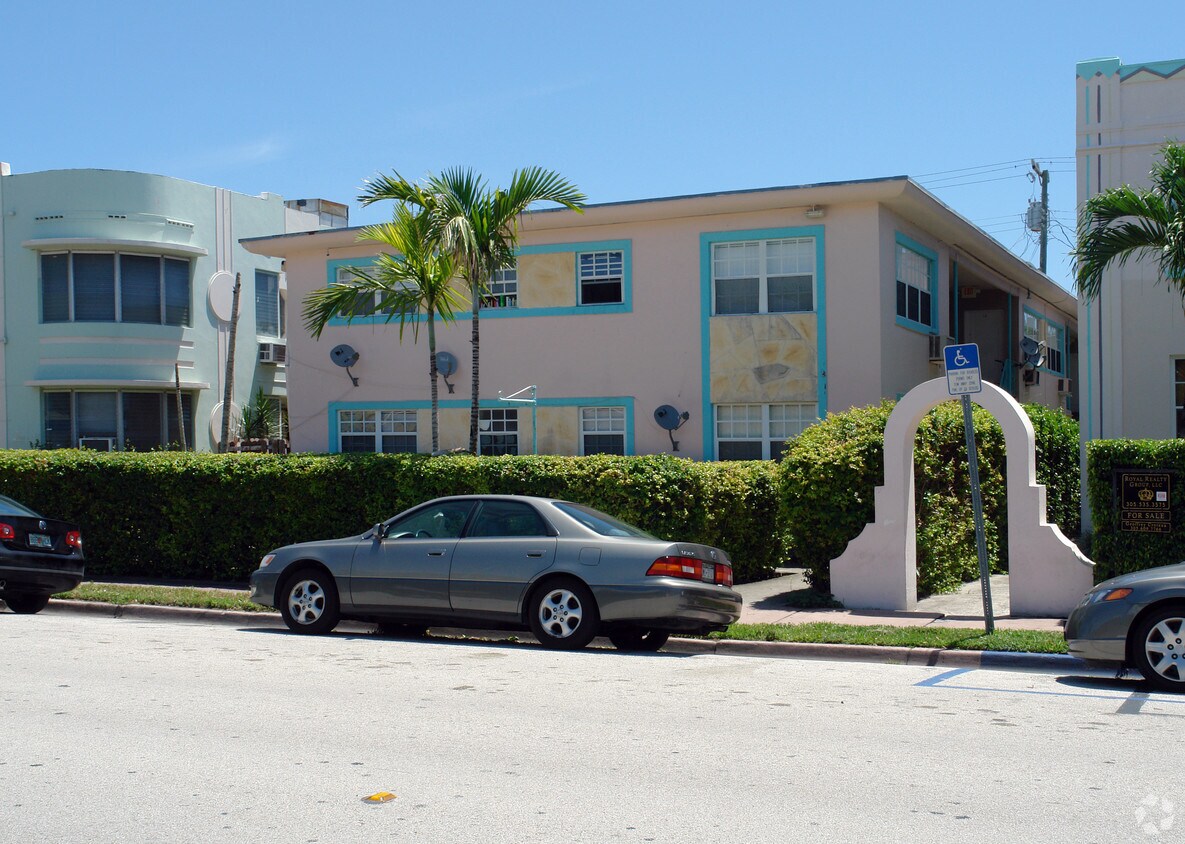 Primary Photo - 1035 Euclid Ave