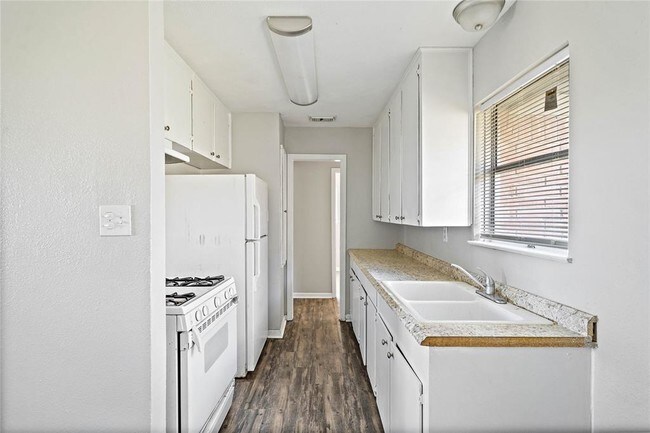 Photo - 105 Plum St House