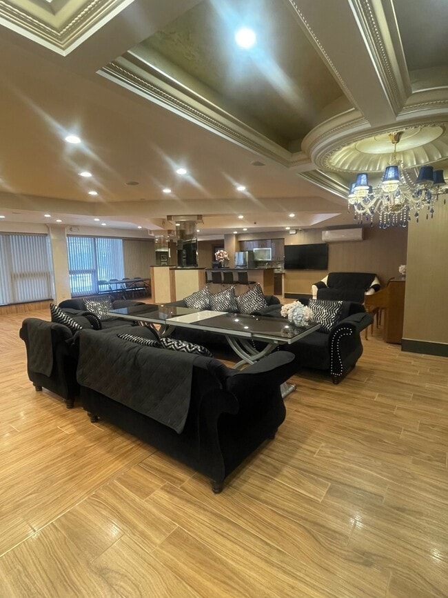 Building Photo - 40 Brighton 1st Rd