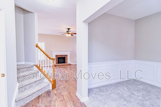 Foto del edificio - 211 Windsong Dr