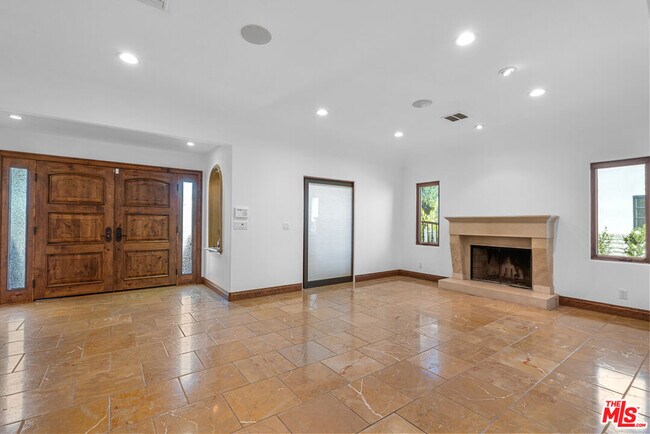 Foto del edificio - 14710 Greenleaf St