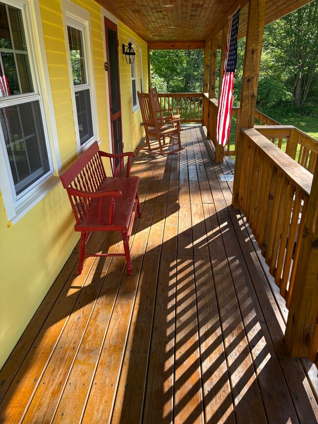 Front Farmer's Porch - 66 Stagecoach Rd