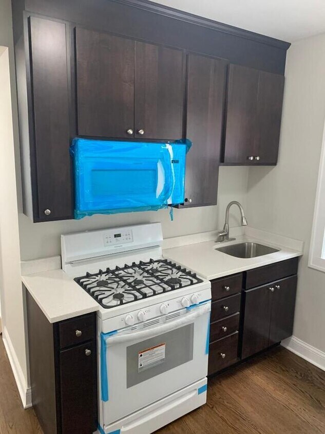 Foto principal - 5104 W Parker Ave