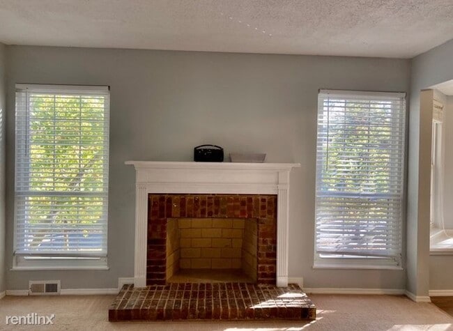 Building Photo - 3 br, 2 bath Condo - 970 N Spoede Rd