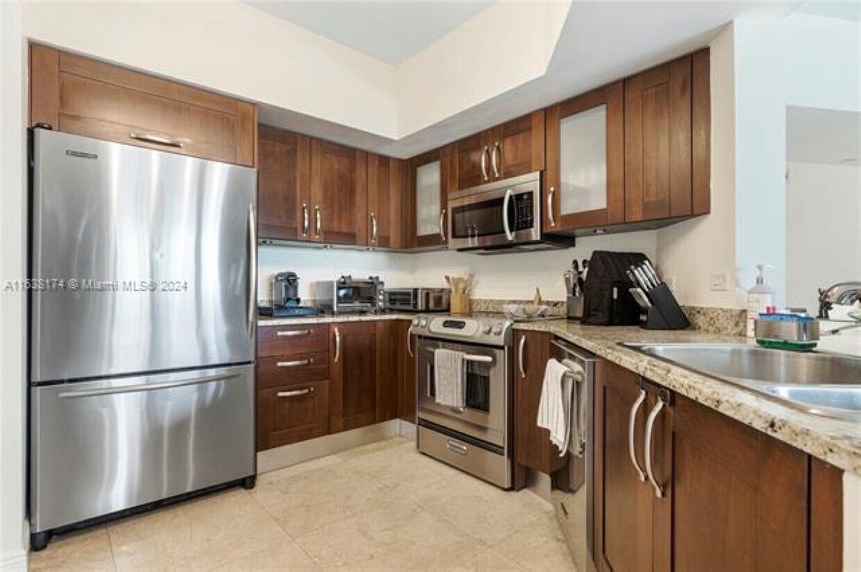 19900 E Country Club Dr Unit 816, Aventura, FL 33180 Condo for Rent