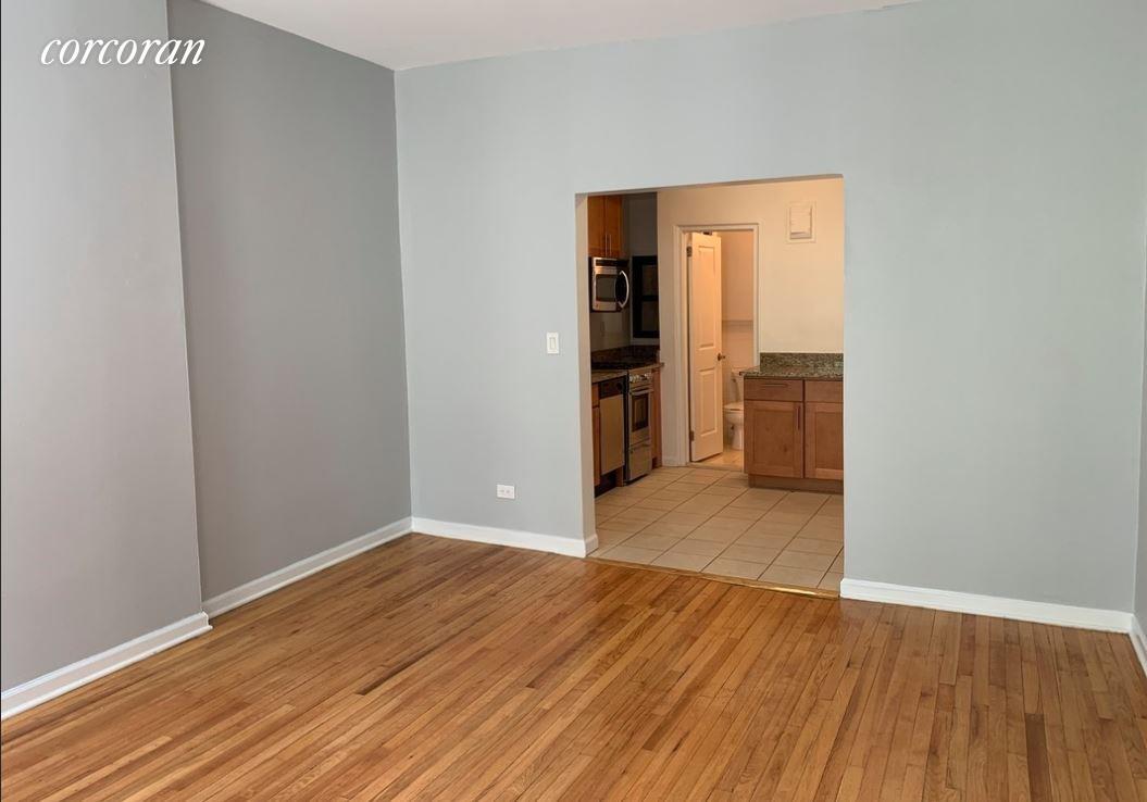 Building Photo - 171 E 90th St