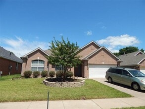 Building Photo - 4836 Gloucester Dr