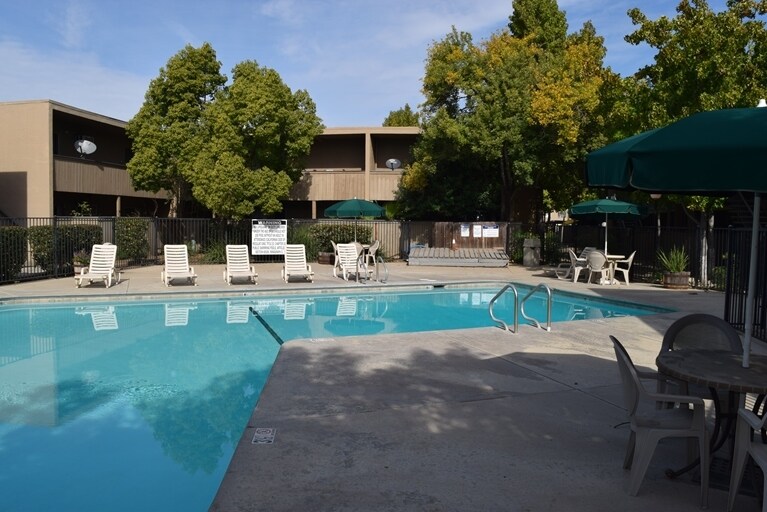 Amber Grove Apartments in Sacramento, CA