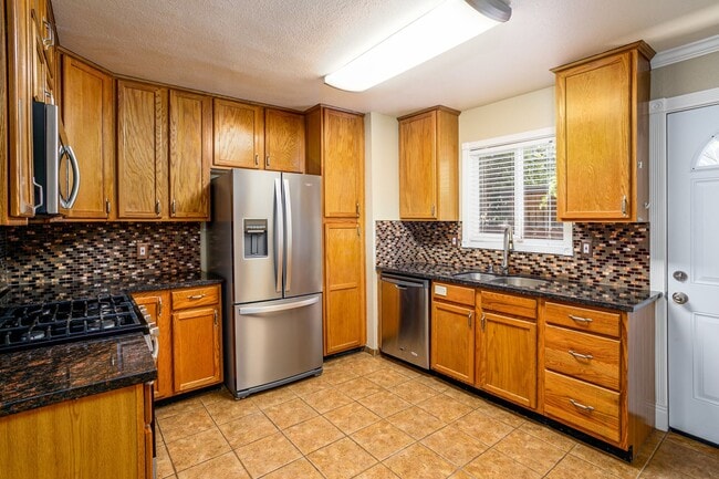 Building Photo - 2217 9th St