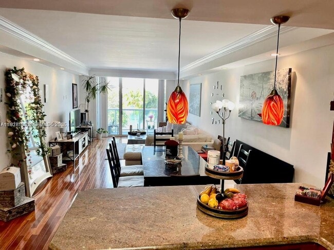 Foto del edificio - 19390 Collins Ave