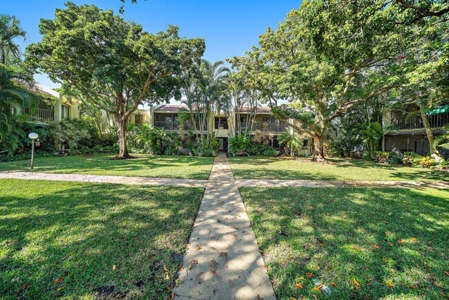Foto del edificio - 150 Pineview Rd