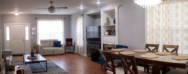 Foto del edificio - 430 Blue Beech Way