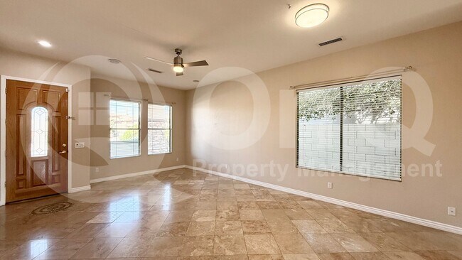 Foto del edificio - 373 W Carob Dr