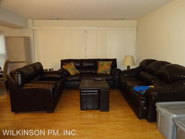 Building Photo - 1 br, 1 bath House - 1 CANTERBURY SQ #201