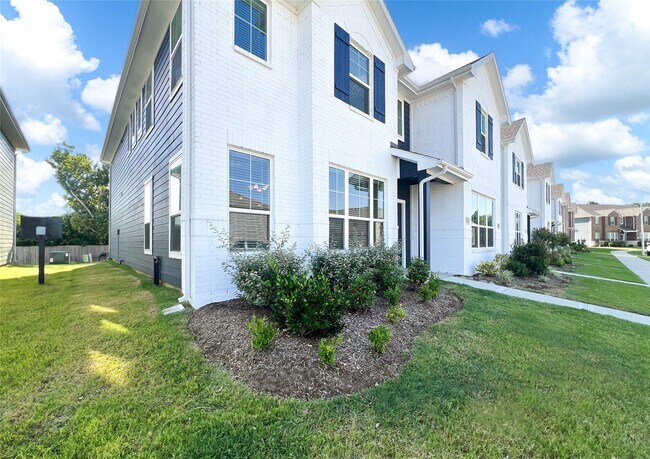 Foto del edificio - 2234 Memory Oaks Dr