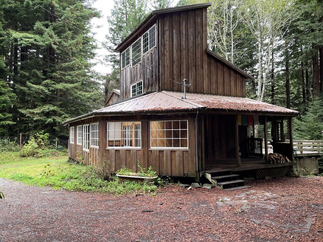 Building Photo - 2 Unit Property!  Rustic, Private Kneeland...