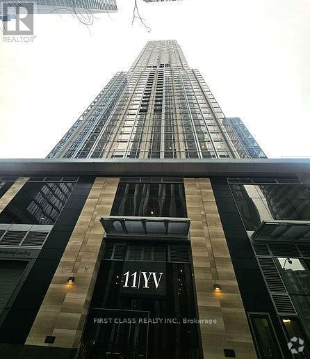 Building Photo - 11-3111 Yorkville Ave