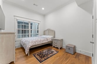 Building Photo - 426 Marshall St