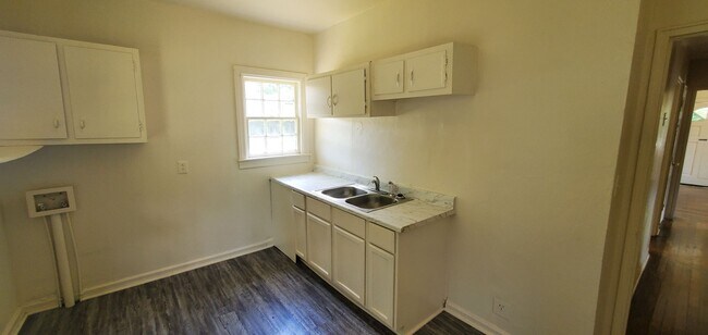 Foto del edificio - 3 Bedroom 1 Bathroom House