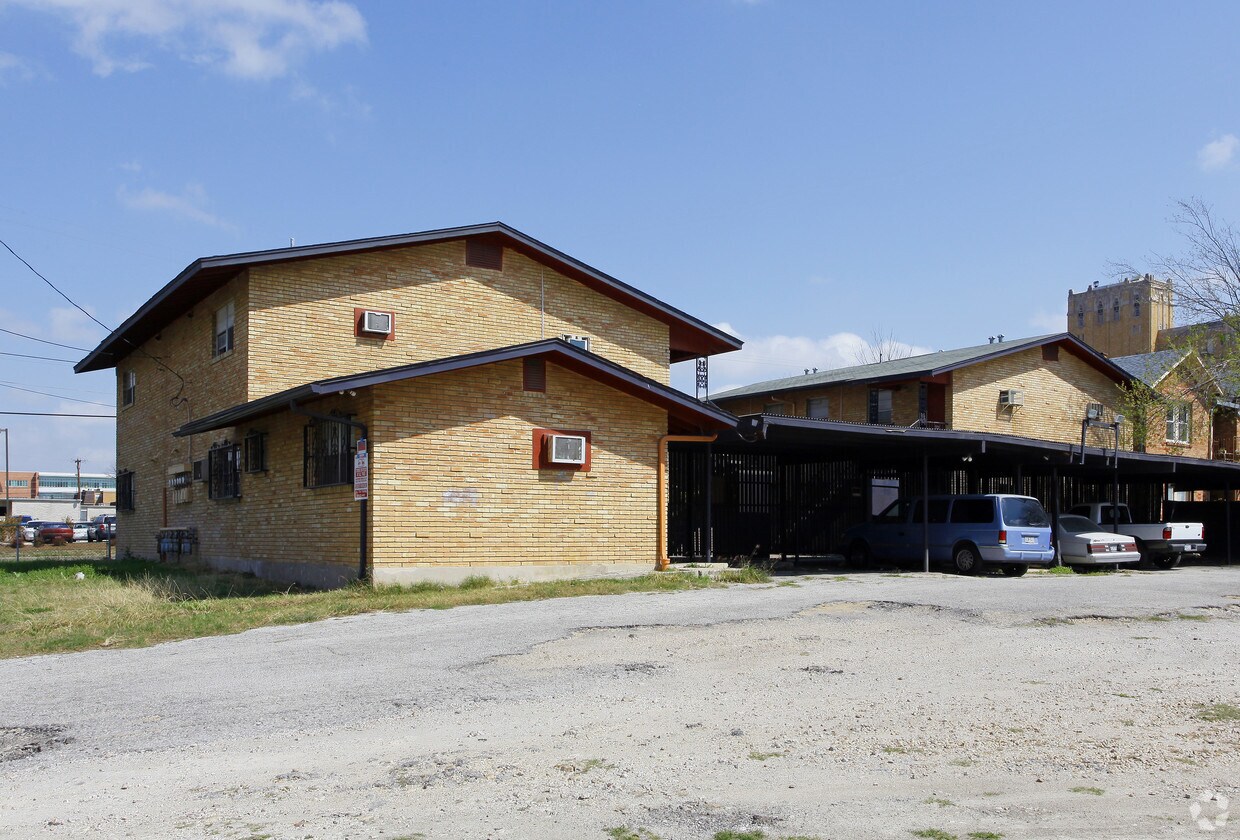 Primary Photo - 326 W Cypress St
