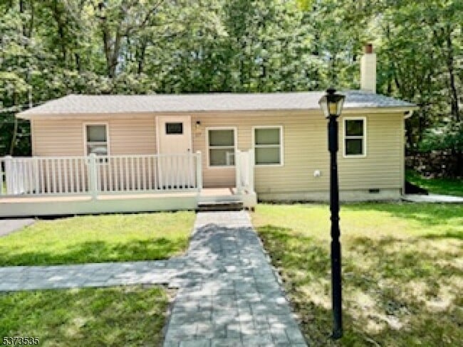 Building Photo - 17 Eastbrook Ln
