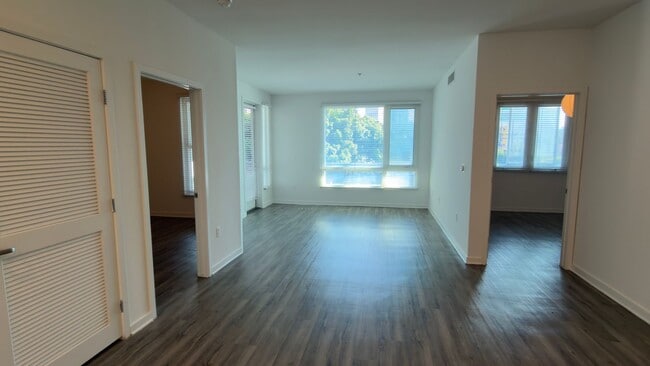 Interior Photo - Canvas LA