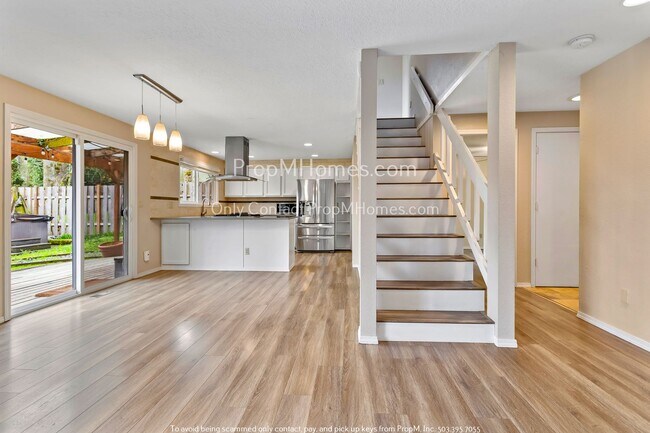 Foto del edificio - Open and Inviting 3 Bedroom Home in West Linn w/ Modern Amenities!