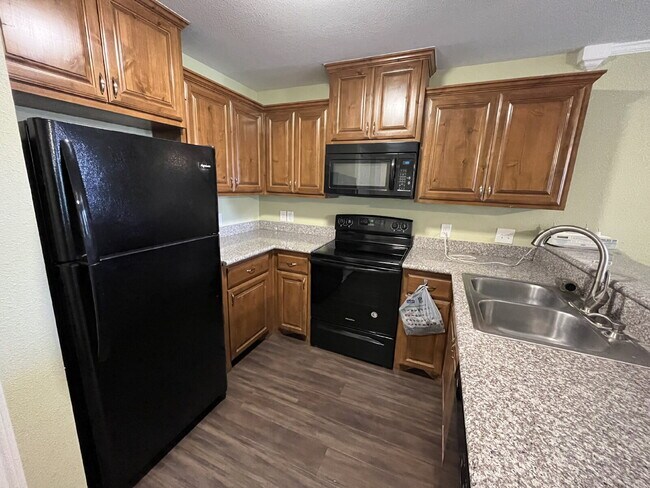 Building Photo - Spacious Unit in North Lubbock