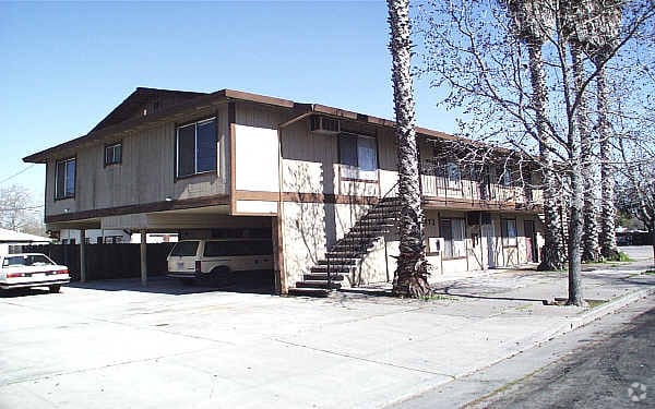 Building Photo - 473 E Arcade St