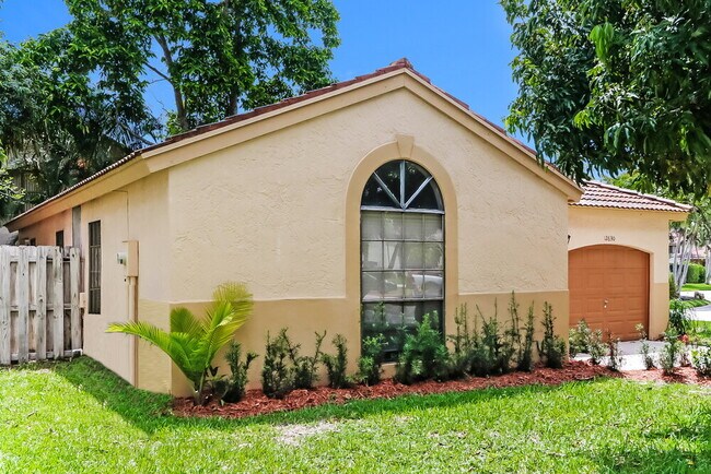 Foto del edificio - 12630 Shoreside Ln