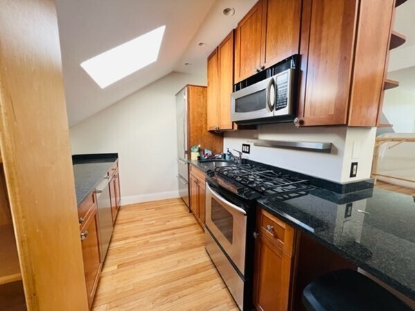 Building Photo - 33 E Springfield St