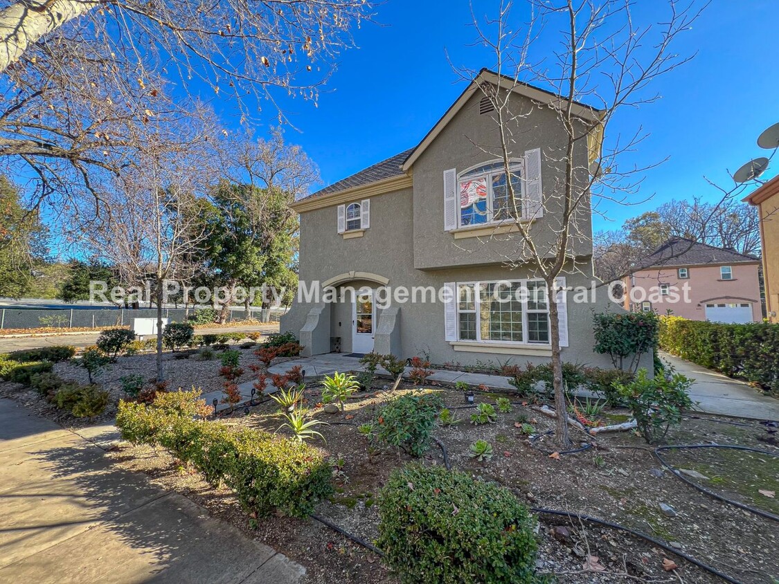 Foto principal - AVAILABLE APRIL - 3 Bed, 2 Bath Atascadero...