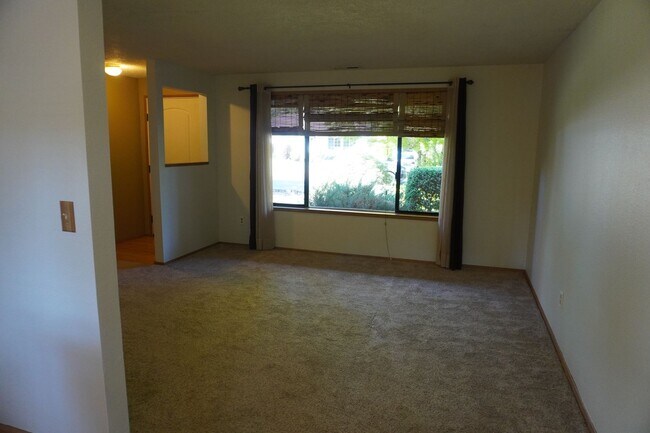 Building Photo - 4631 NW Lincoln Ave