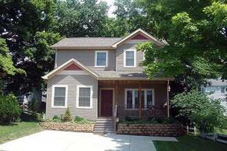 Building Photo - 305 S Clifton Ave