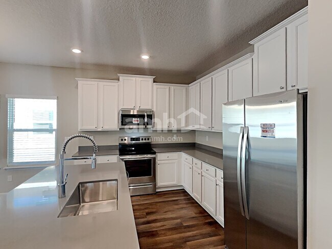 Building Photo - 204 Hemlock Pt
