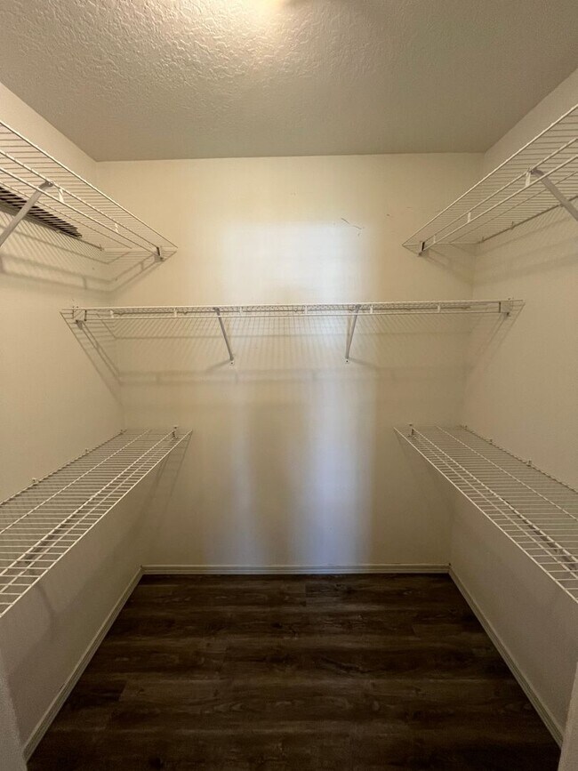 Foto del edificio - LEASE TAKEOVER: NO DEPOSIT NEEDED !!! Nice 3 Bedroom 2 Bathroom Single Family Home in Joplin MO!