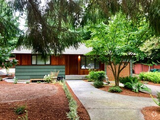 Building Photo - 4015 NE 92nd St
