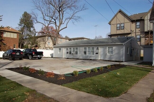 Foto del edificio - 2 BR Duplex on Governor Street Recently Re...