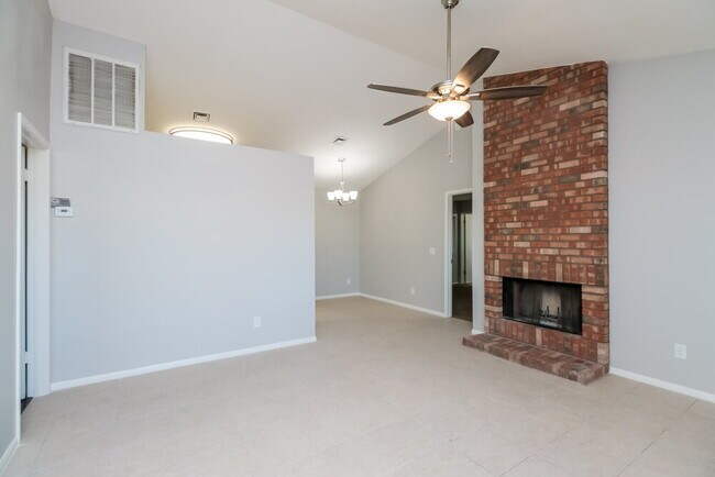 Building Photo - 12323 N 86th Ln