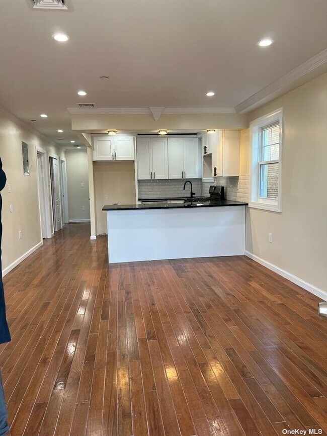 Foto del edificio - 145-30 Ferndale Ave