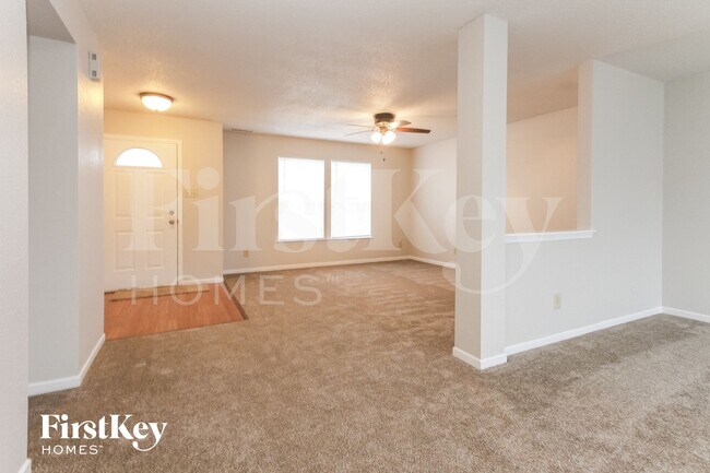 Foto del edificio - 5769 Woodland Trace Blvd