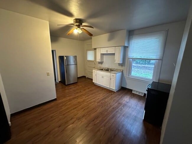 Building Photo - 526 Westinghouse Ave