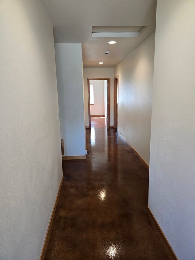 Foto del edificio - 132 SW Avery Ave