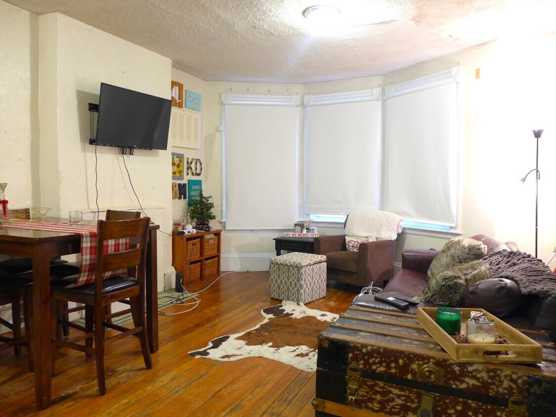 Primary Photo - 36 Edgerly Rd